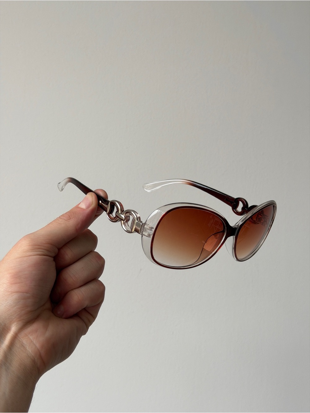 Women's Brown Gradient Oval Sunglasses with Chain-Link Temples